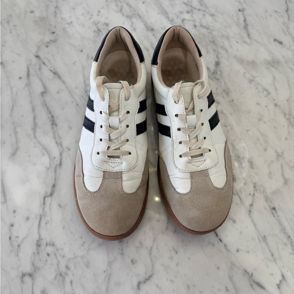 Botique Forte Classic White and Black Women’s Sneakers Size 39 / 8.5 - Picture 2 of 5